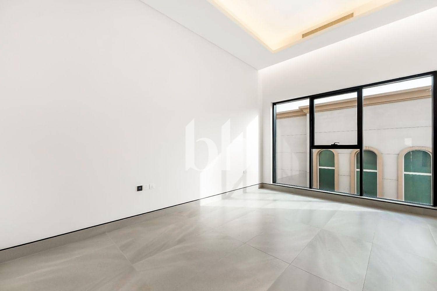 5 Bedroom Villa in Sky Hills Residence - photo 1