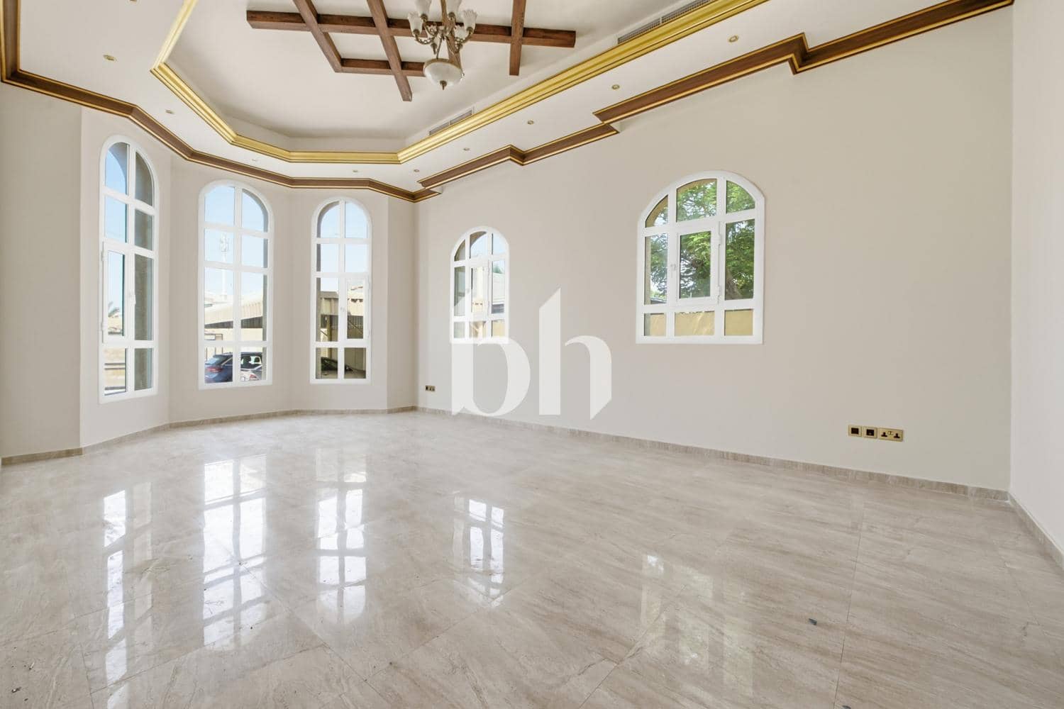 5 Bedroom Villa in Al Barsha 2 Villas - photo 2