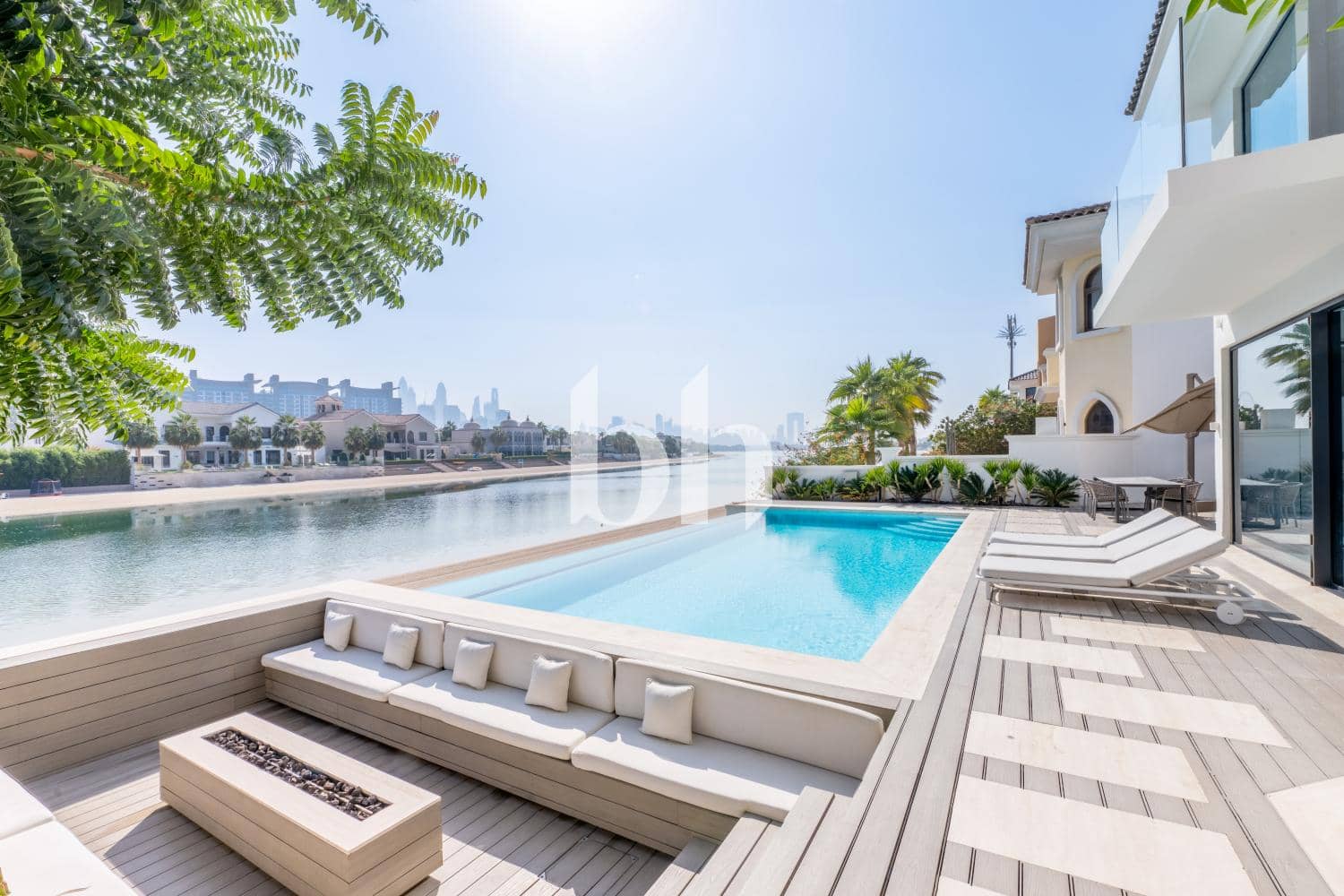 5 Bedroom Villa in Signature Villas Frond O - photo 1