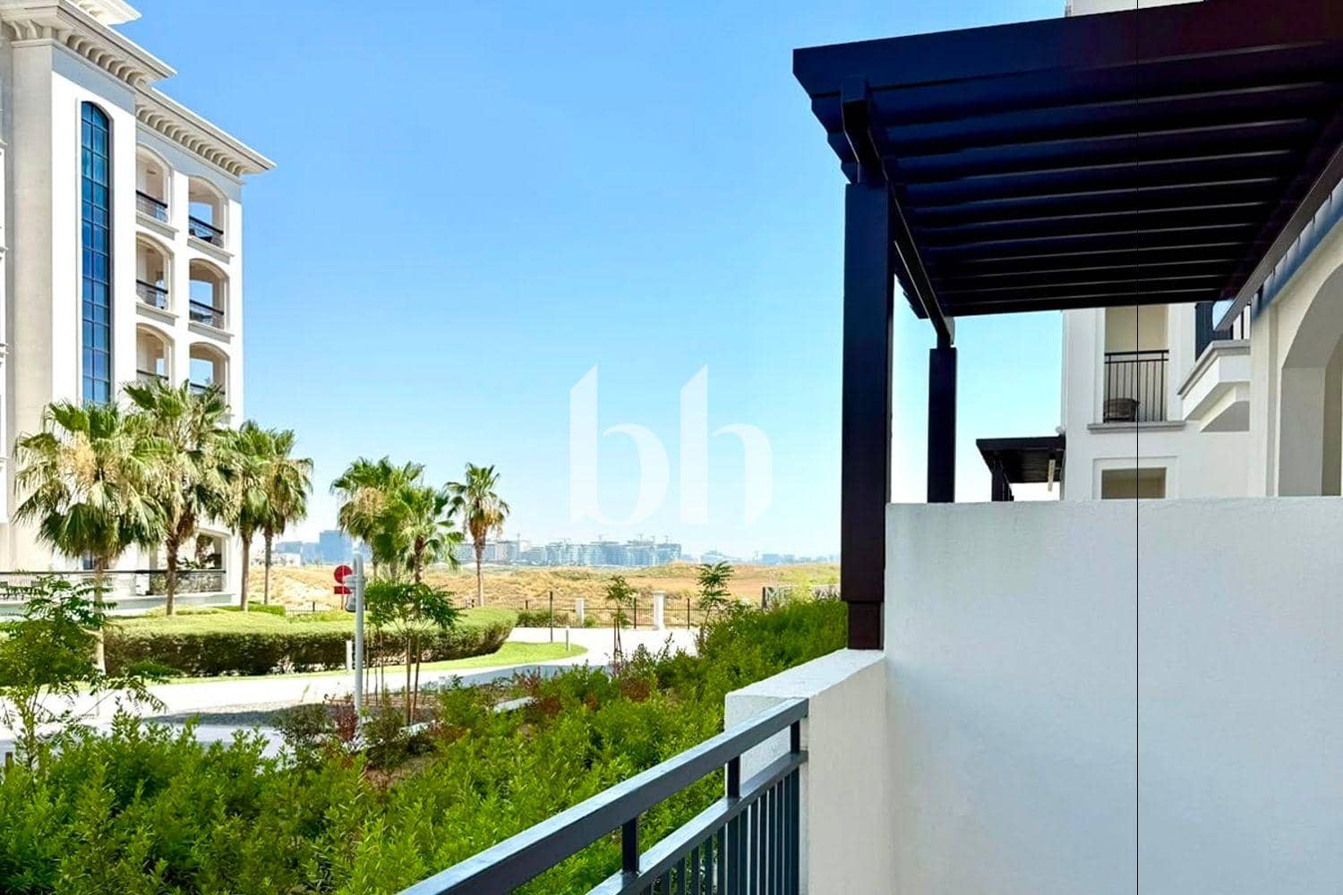 Studio Apartment in Views A