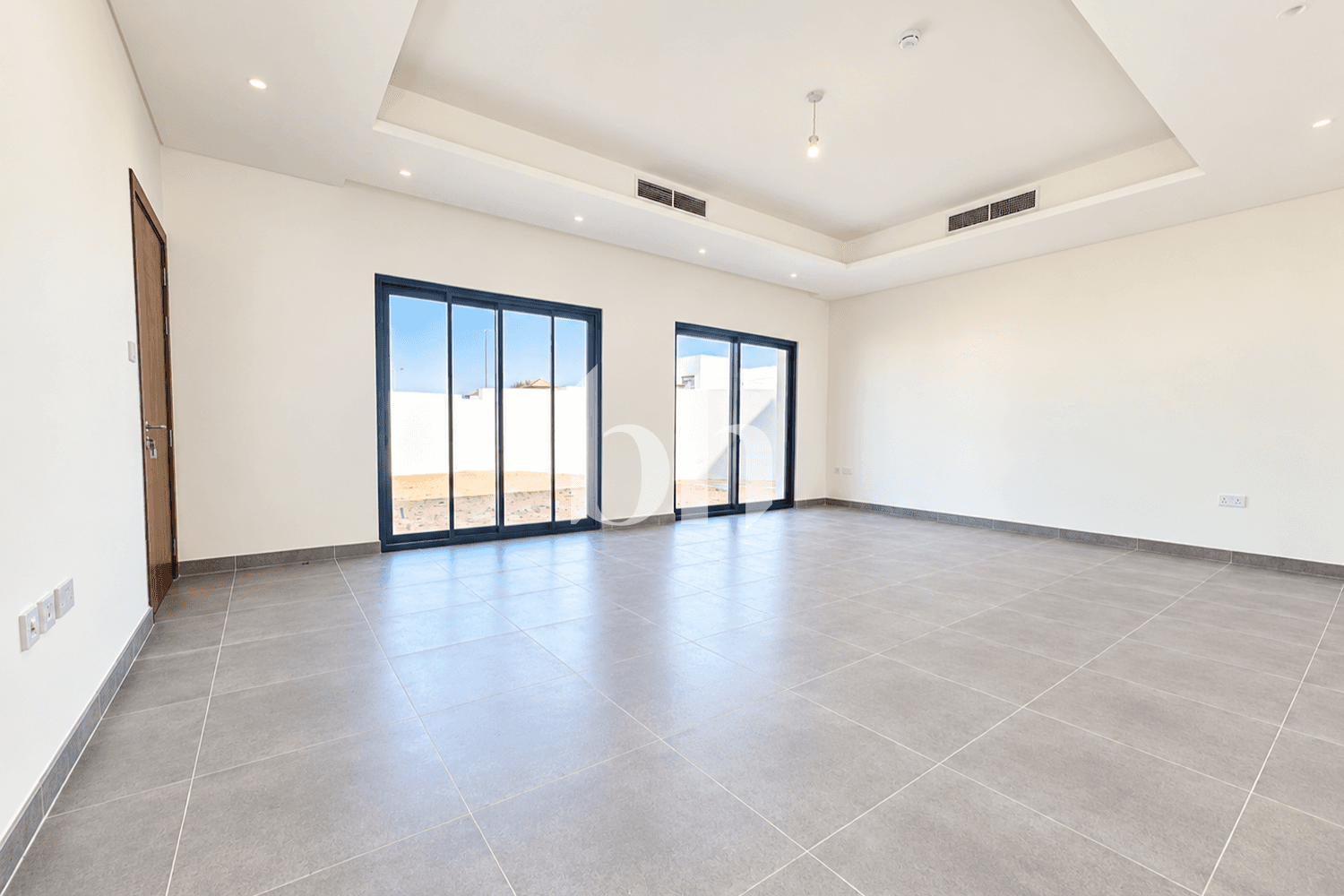 6 Bedroom Villa in Fay Alreeman - photo 1