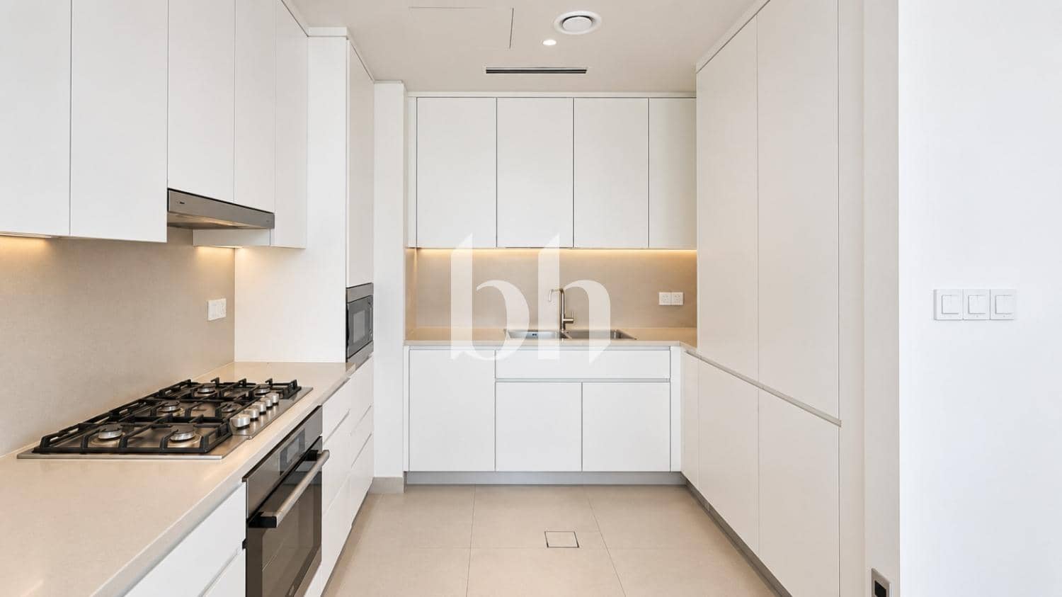 4 Bedroom Townhouse in Opal Gardens - photo 2