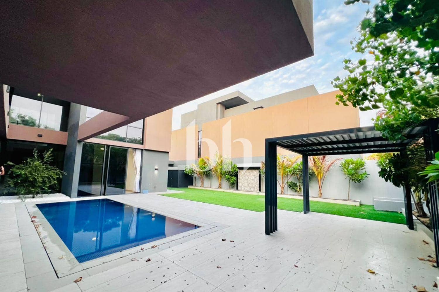 5 Bedroom Villa in Kaya - photo 2
