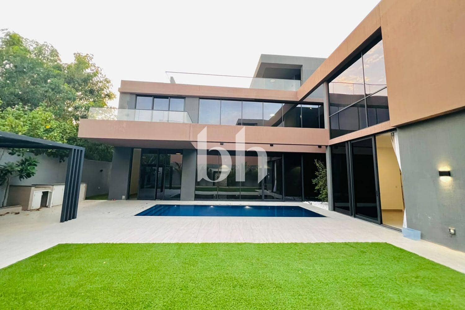 5 Bedroom Villa in Kaya - photo 1