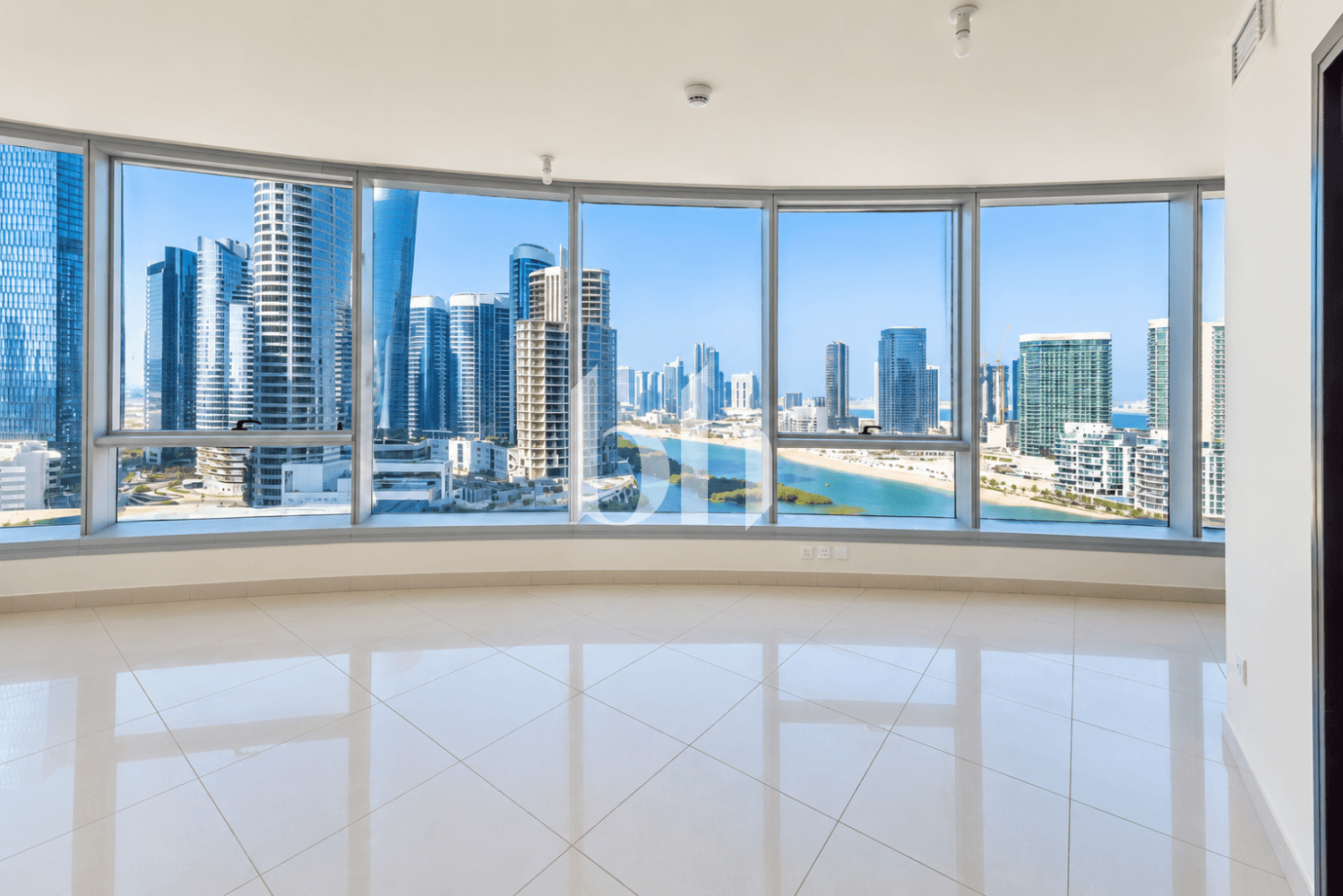 3 Bedroom Apartment in Sun Tower - photo 2