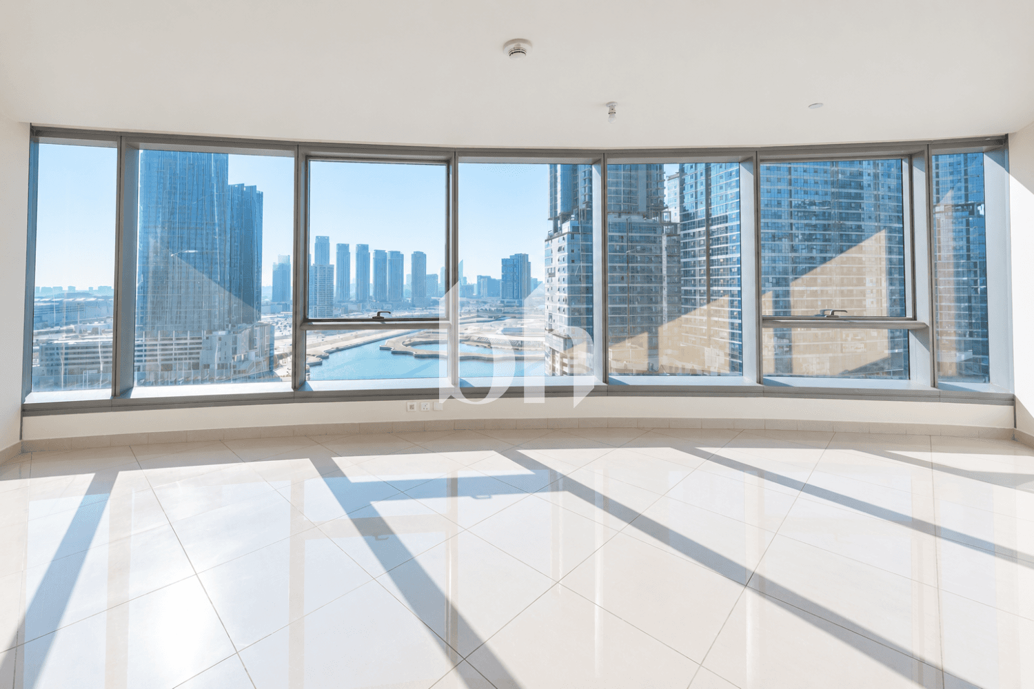 3 Bedroom Apartment in Sun Tower - photo 1