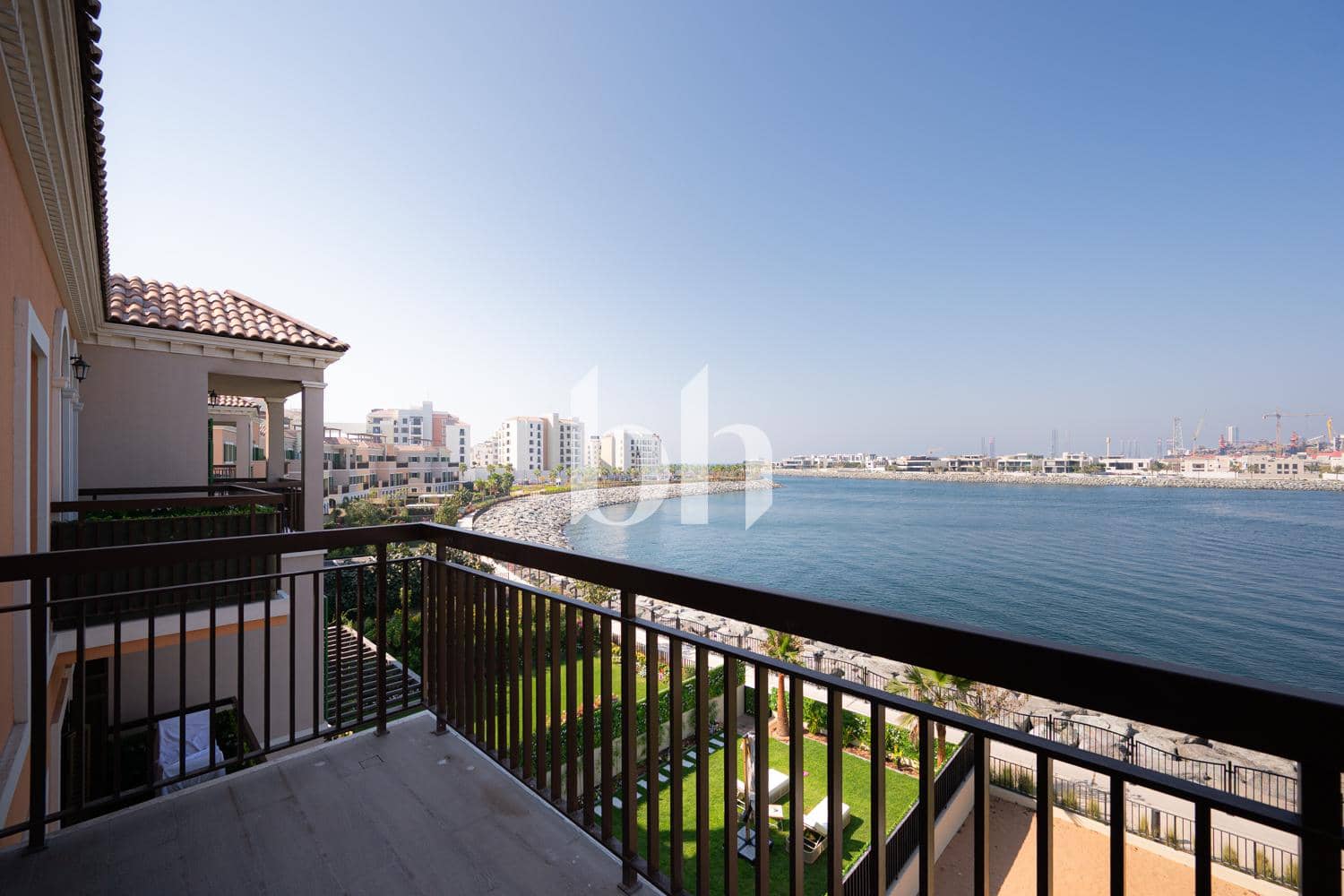 4 Bedroom Townhouse in Sur La Mer