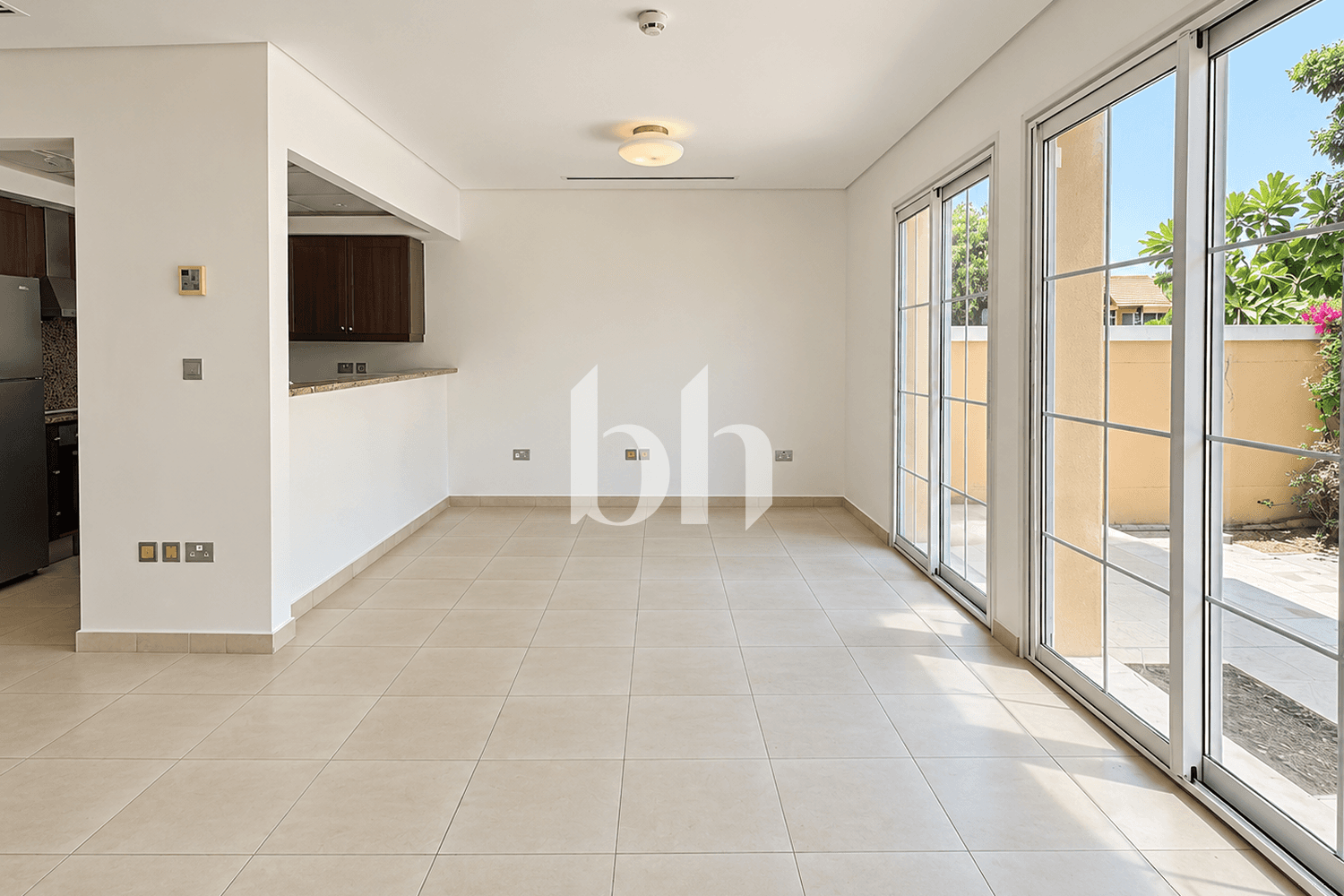 2 Bedroom Townhouse in District 4F - photo 2