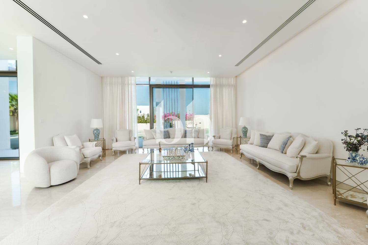 5 Bedroom Villa in Seef Al Jubail - photo 2