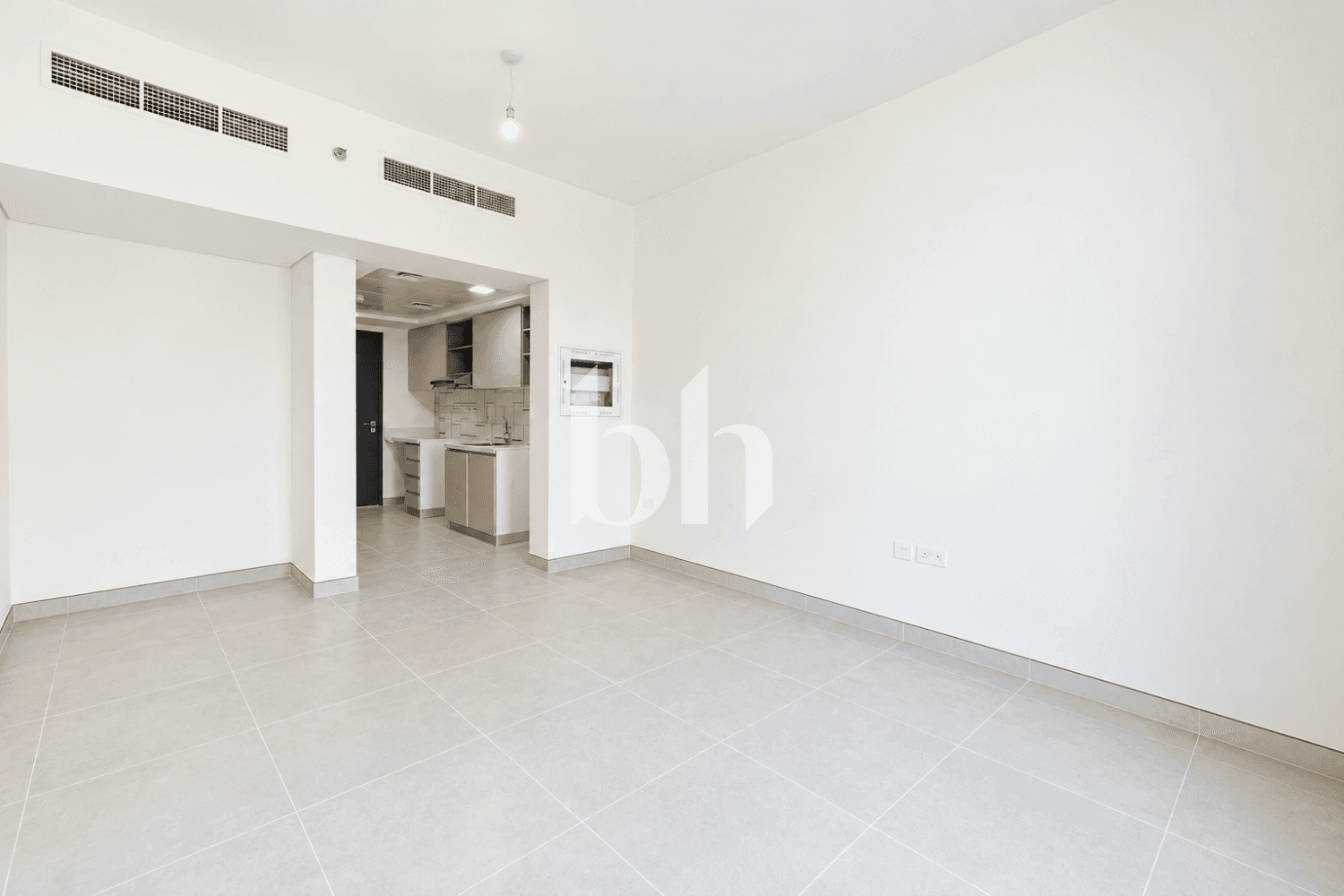 Studio Apartment in Reeman Living - photo 1