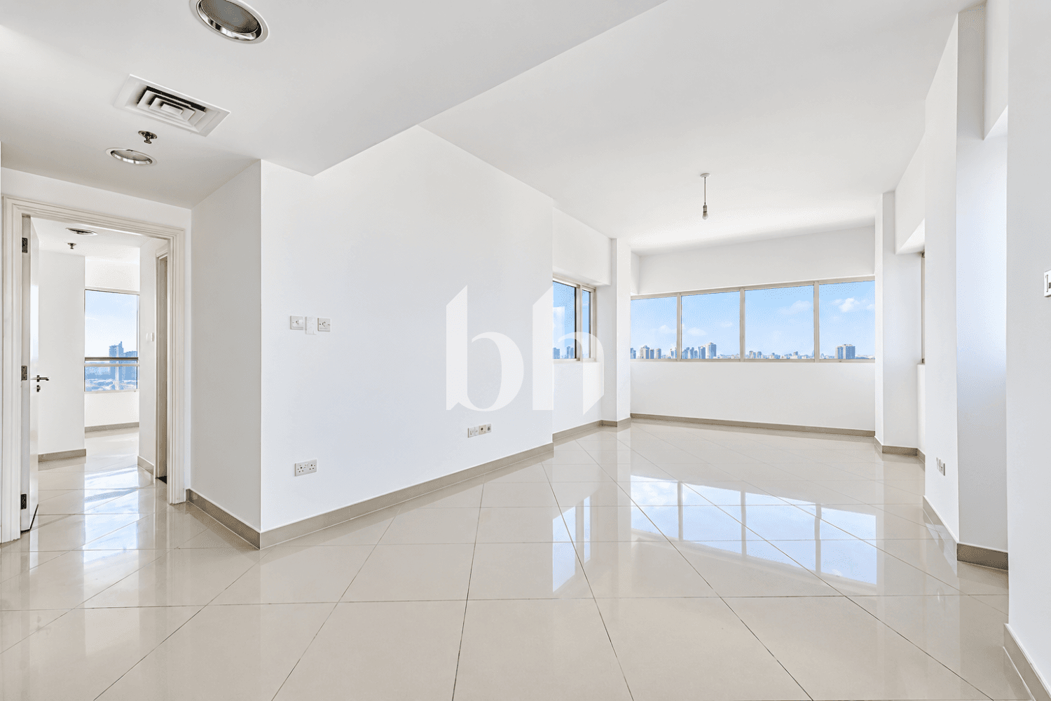 3 Bedroom Apartment in Oceanscape - photo 1