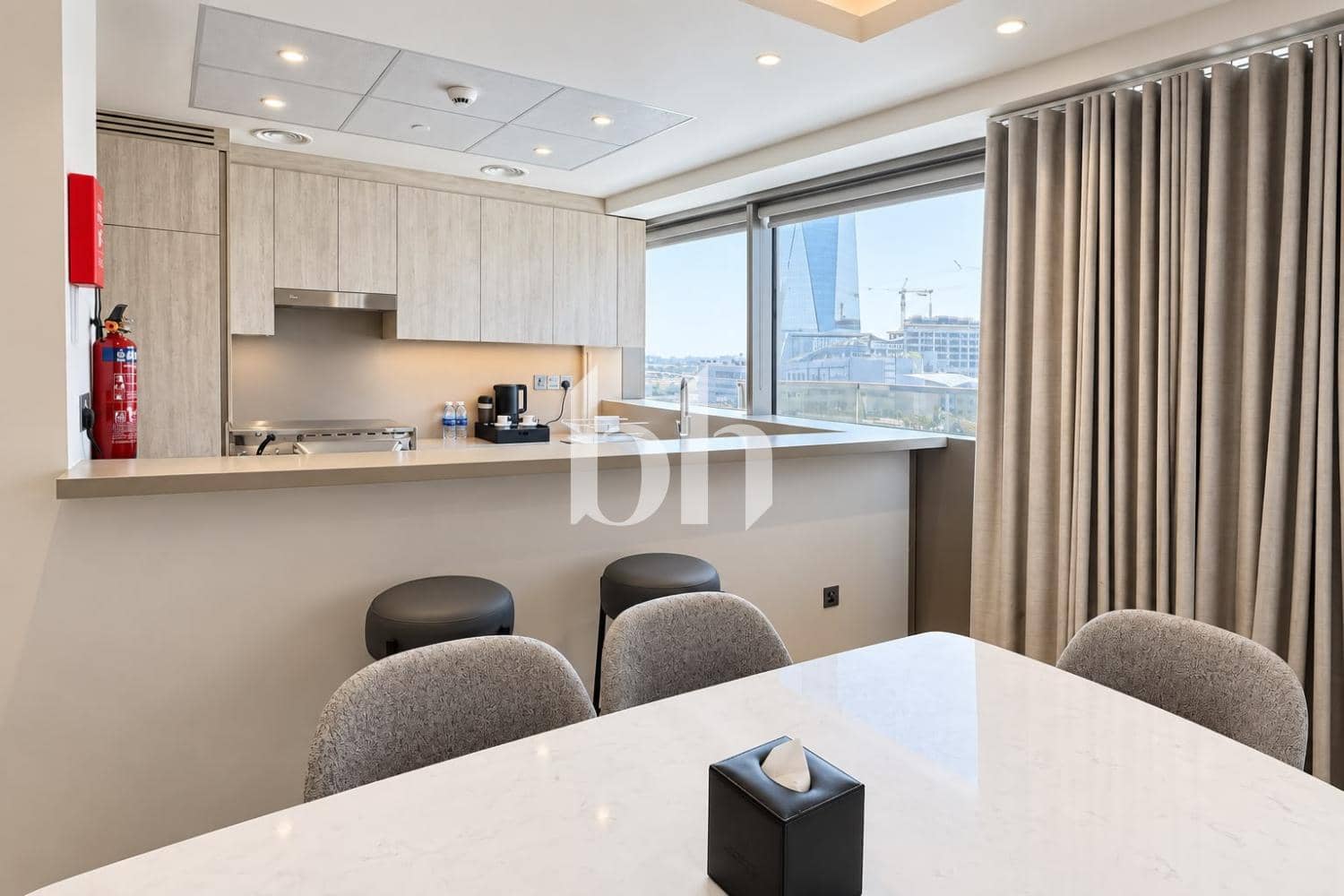 1 Bedroom Apartment in Orra The Embankment Tower 2 - photo 2