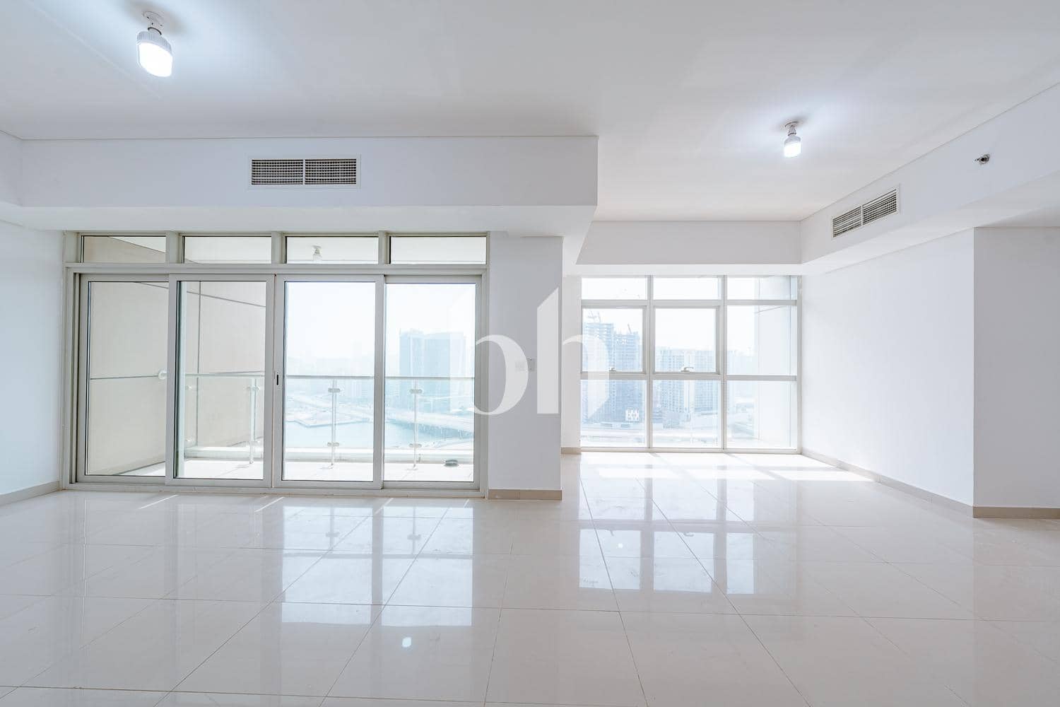 3 Bedroom Apartment in Tala Tower - photo 2