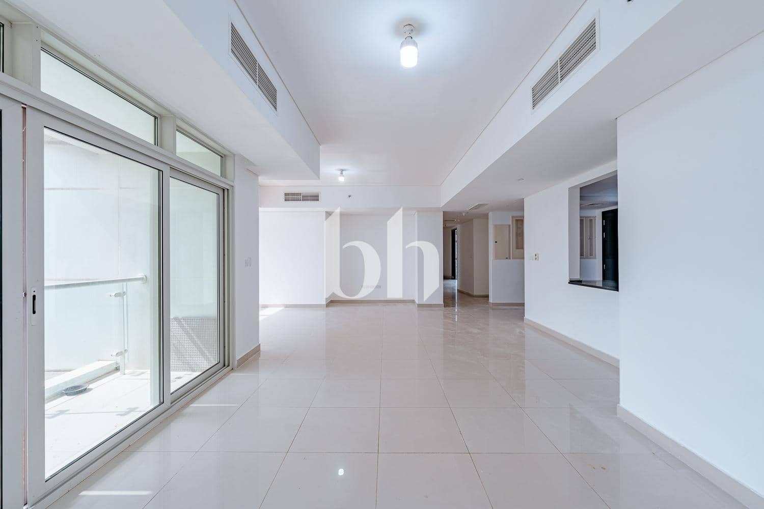 3 Bedroom Apartment in Tala Tower - photo 1