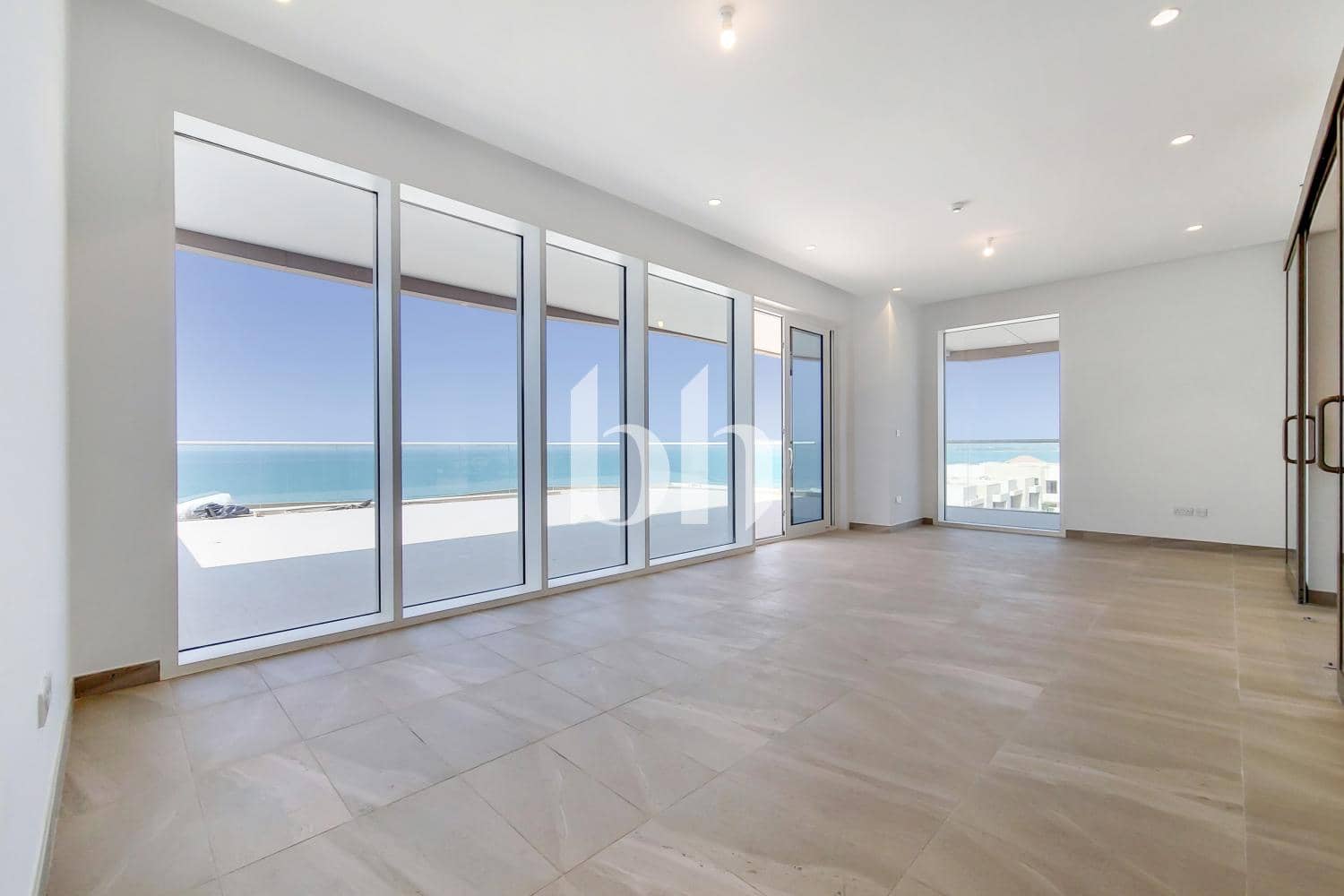 3 Bedroom Apartment in Qaryat Al Hidd - photo 1