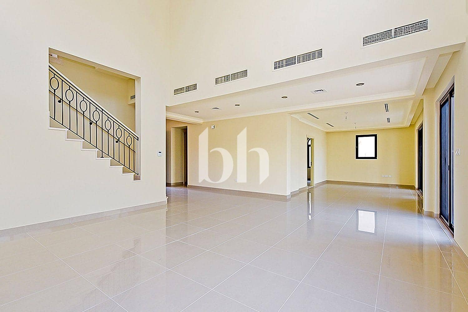 4 Bedroom Villa in Rasha - photo 1