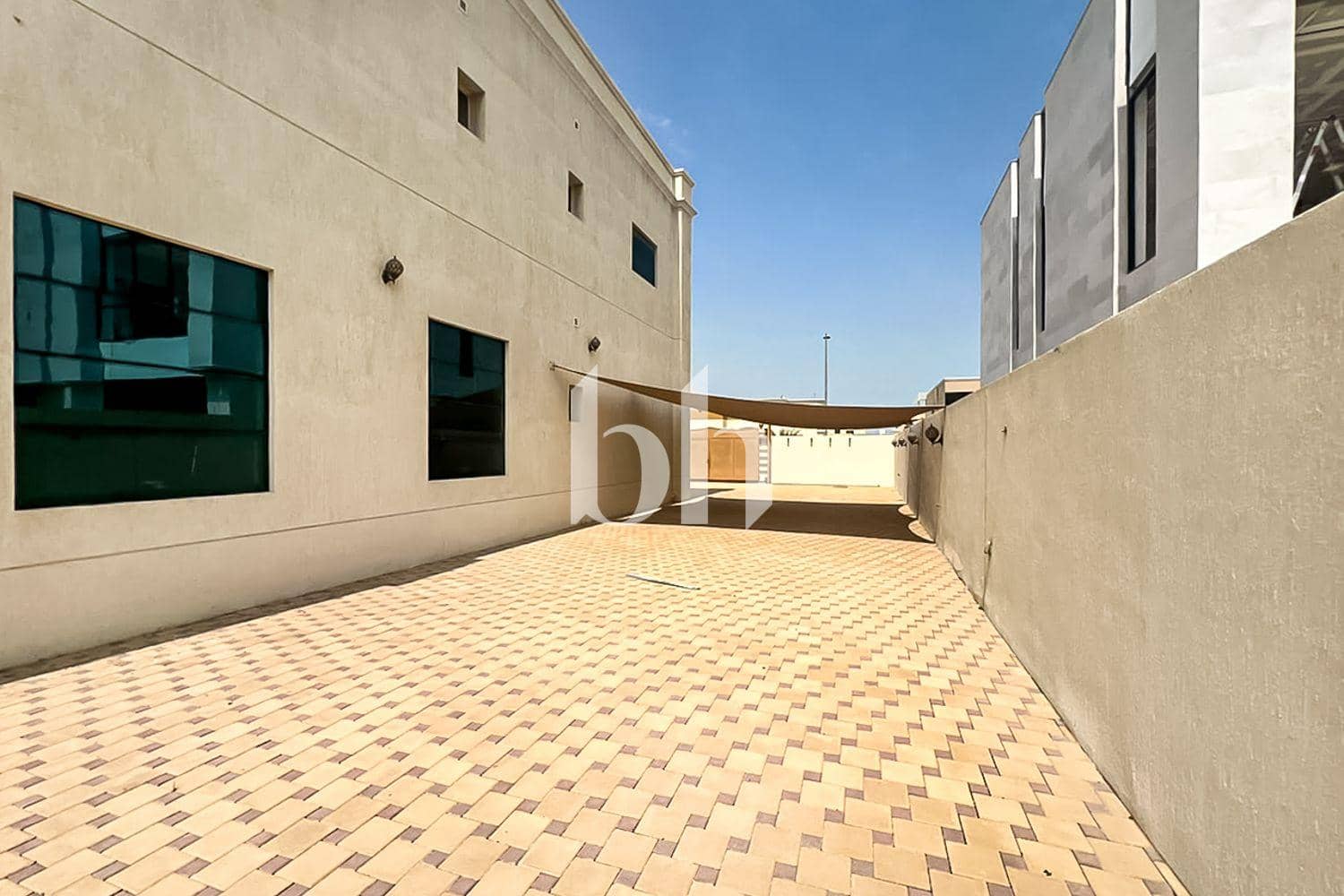 5 Bedroom Villa in Al Barsha South 1 - photo 1