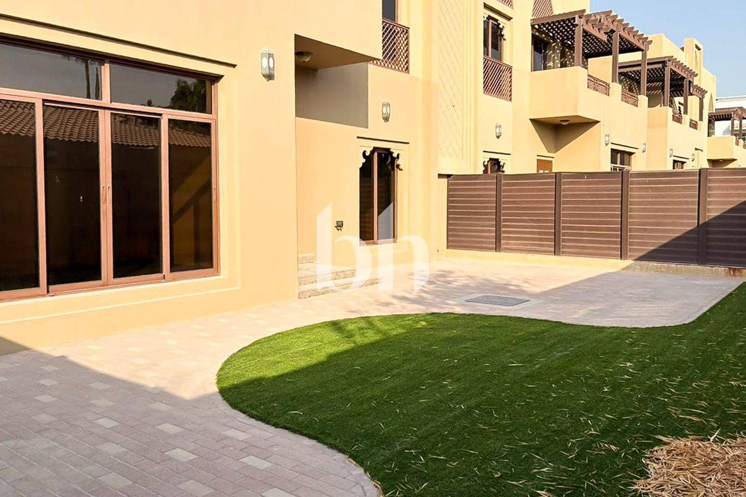 5 Bedroom Villa in Jumeirah 3 Villas - photo 1