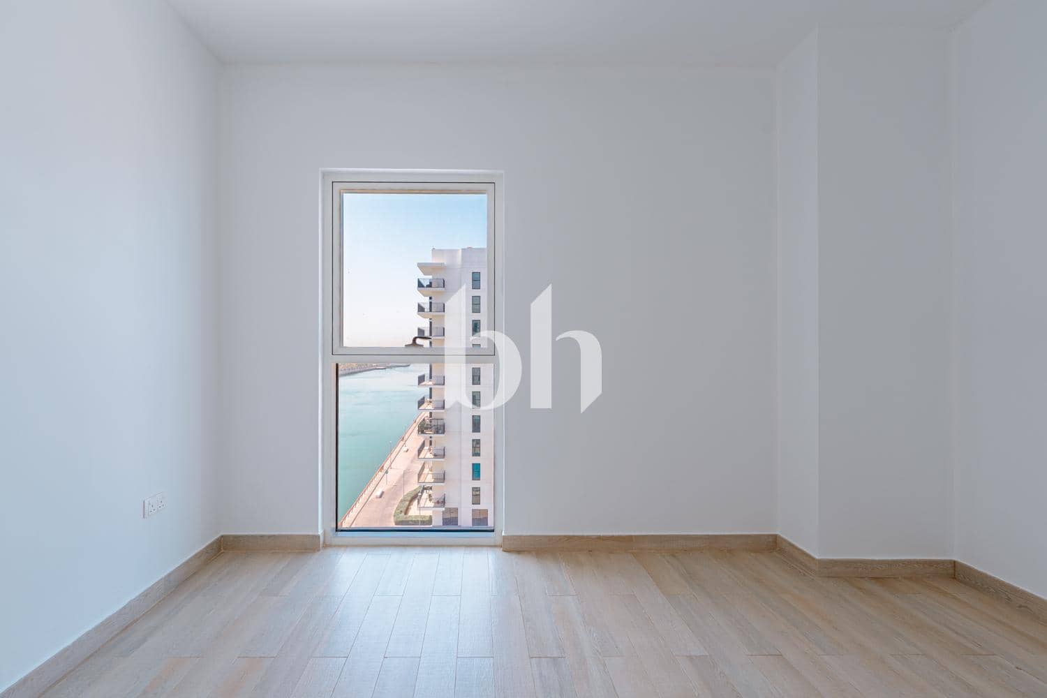 3 Bedroom Apartment in Waters Edge - photo 2