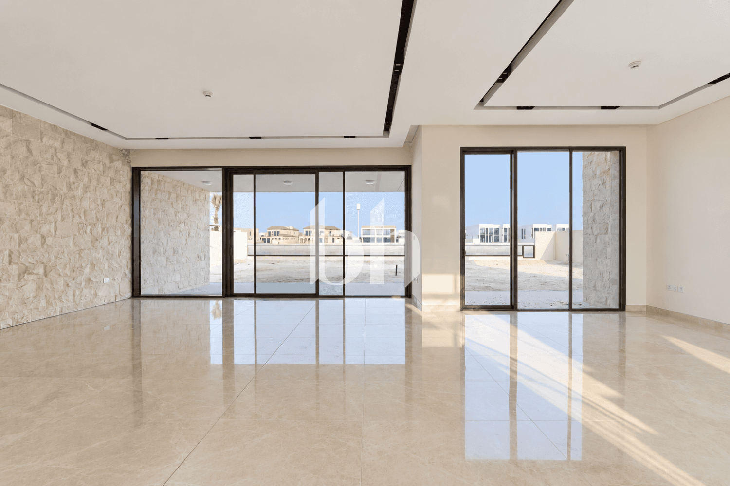 5 Bedroom Villa in Ain Al Maha - photo 1