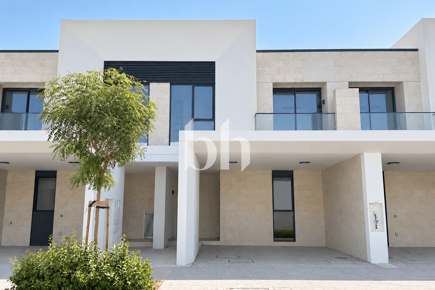 3 Bedroom Townhouse in May - photo 1
