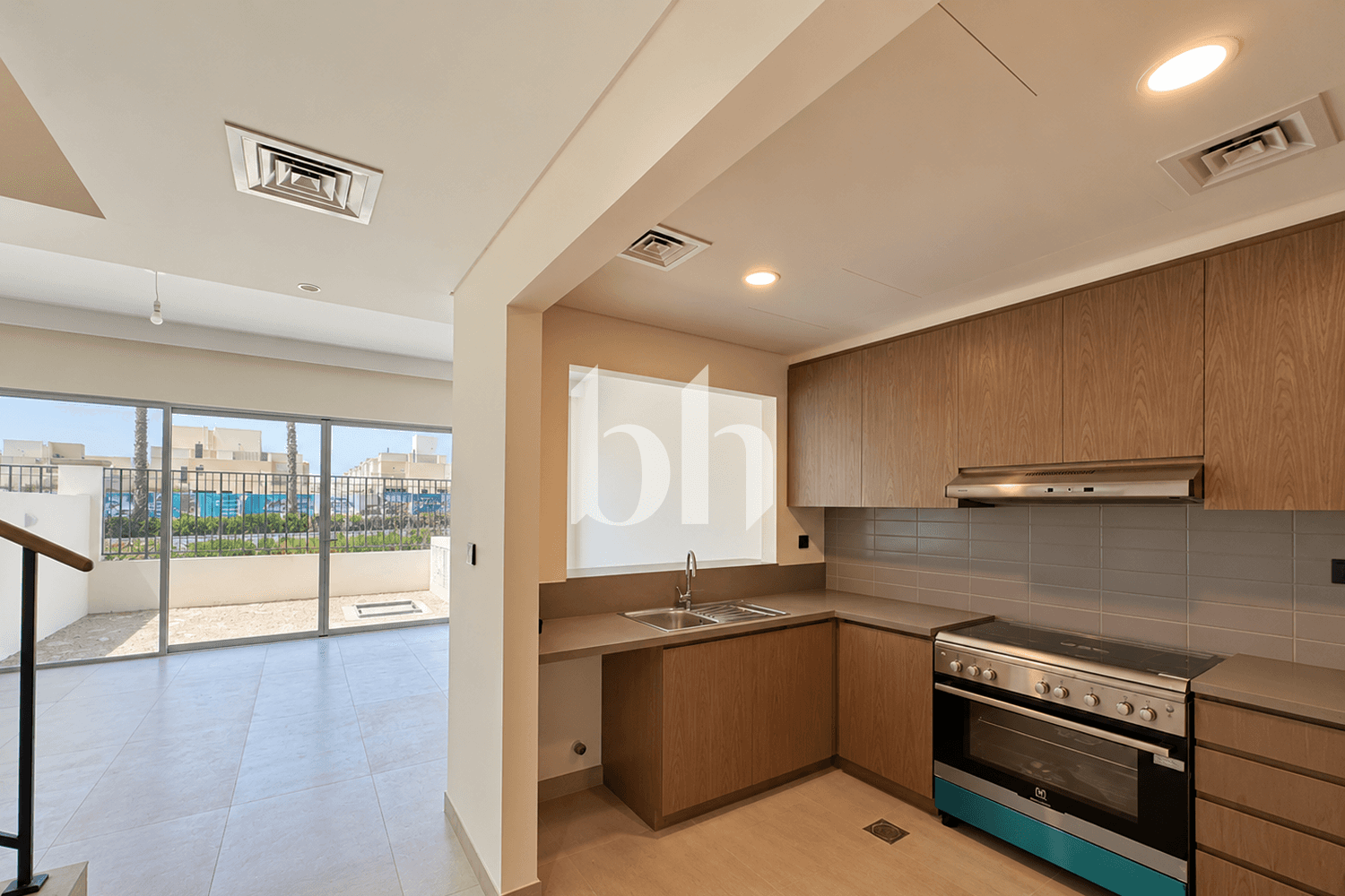 4 Bedroom Townhouse in Nice 1
