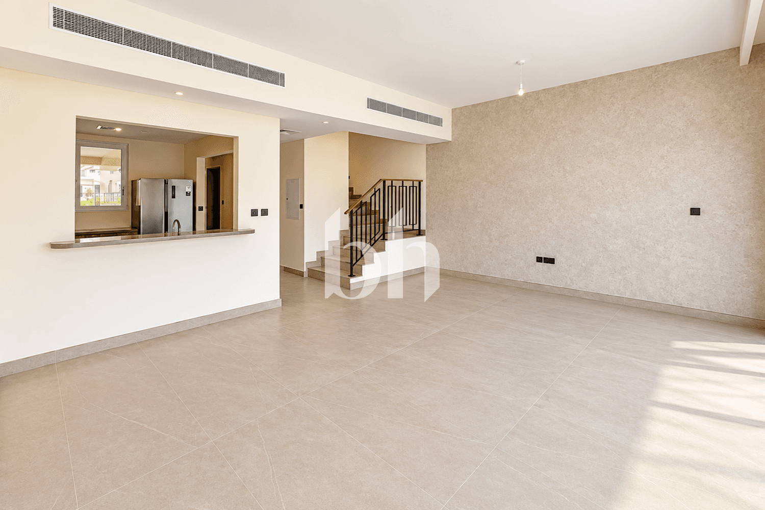 4 Bedroom Townhouse in Nice 1 - photo 1