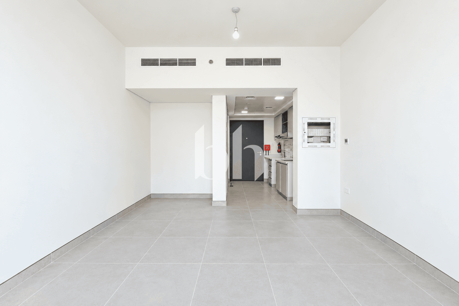 Studio Apartment in Reeman Living - photo 2