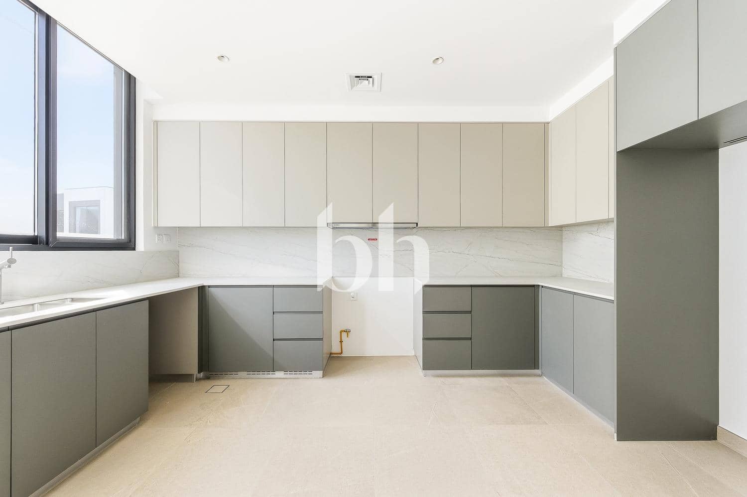 4 Bedroom Villa in Al Badia Villas - photo 2