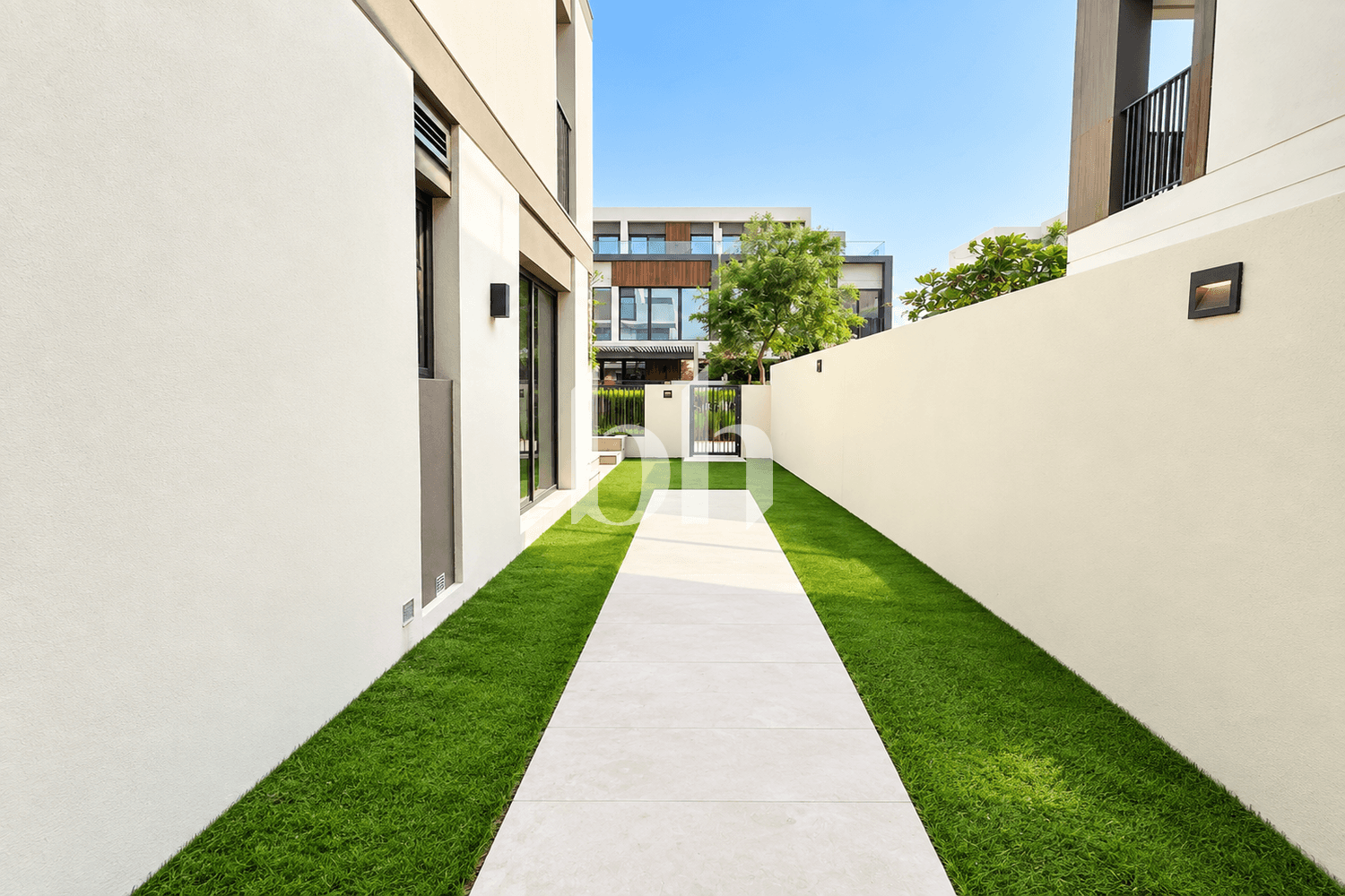 5 Bedroom Townhouse in Aura Gardens B - photo 2