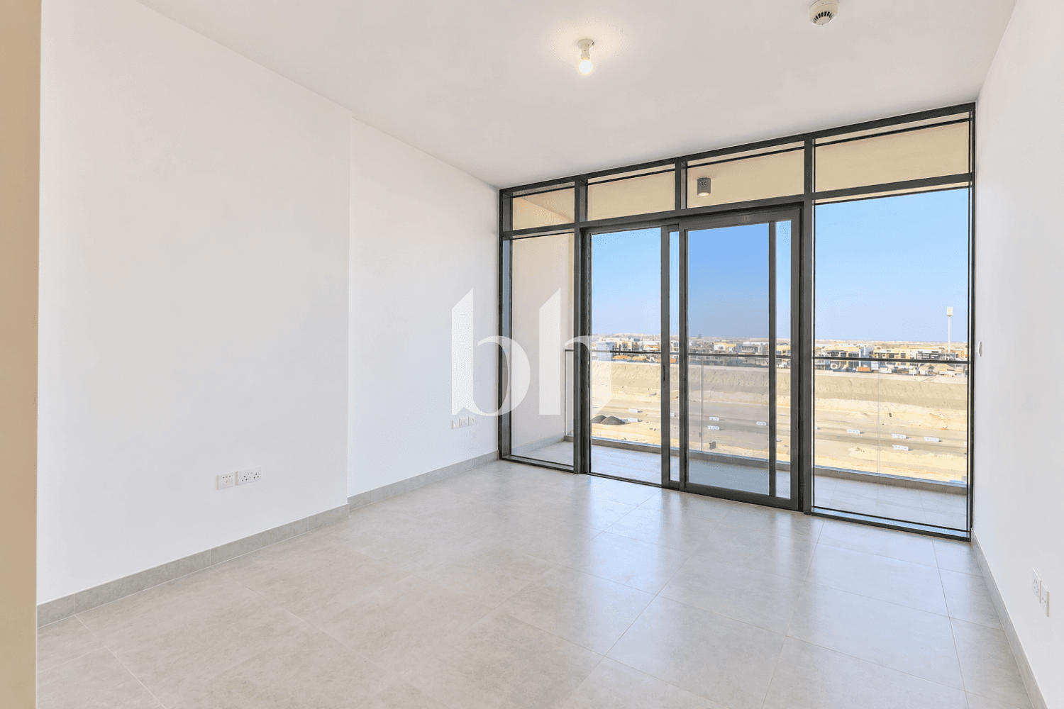 1 Bedroom Apartment in Soho Square - photo 2