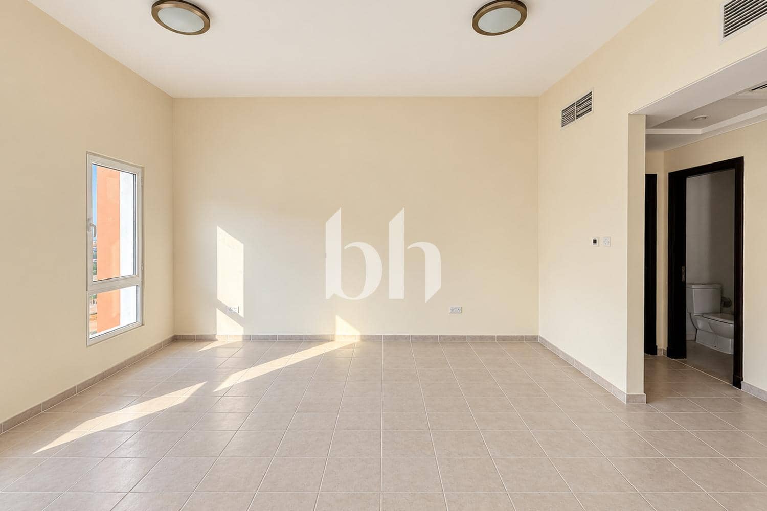 2 Bedroom Apartment in Building 165 - photo 2