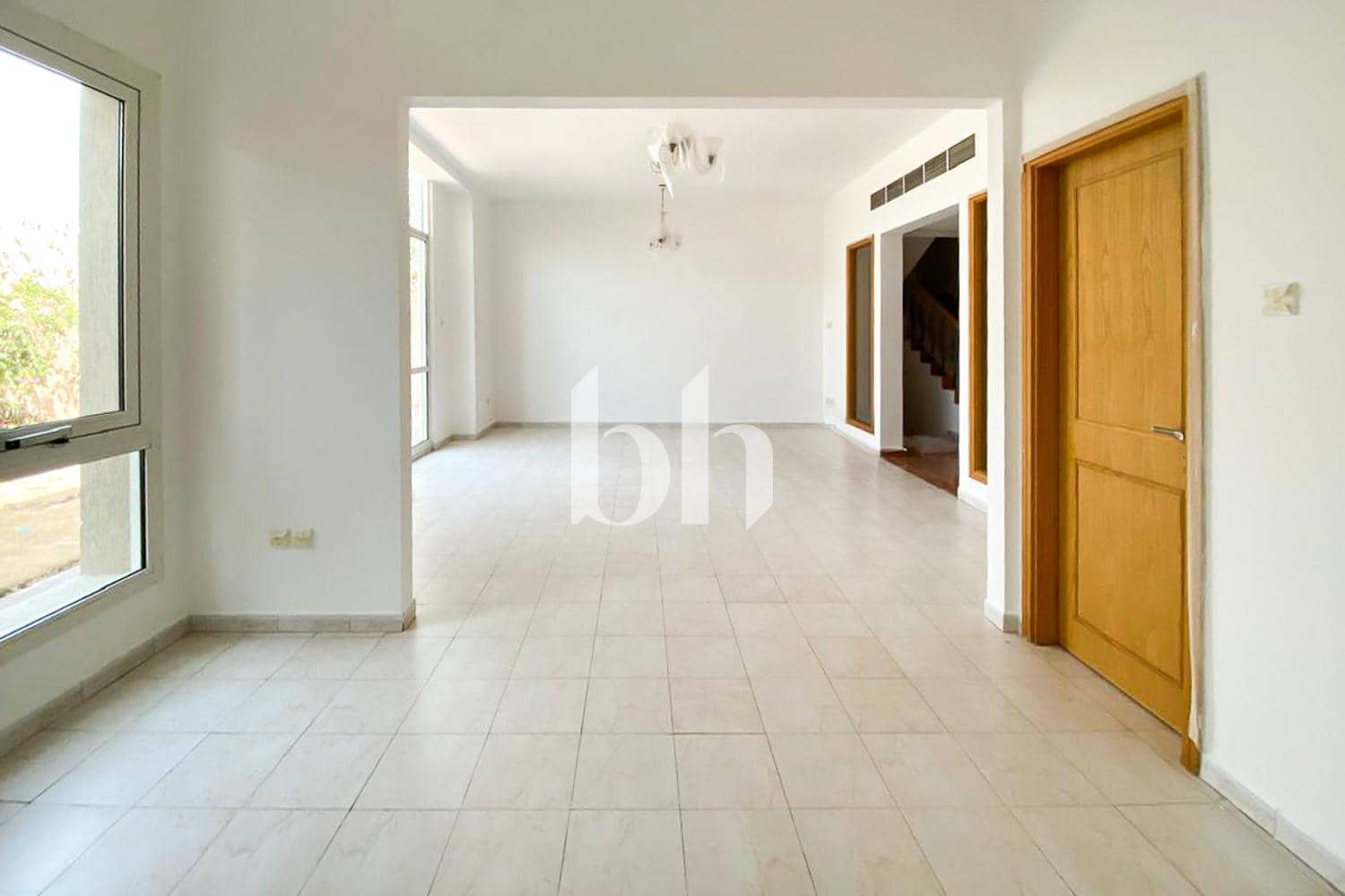 4 Bedroom Townhouse in Mirdif Villas - photo 2