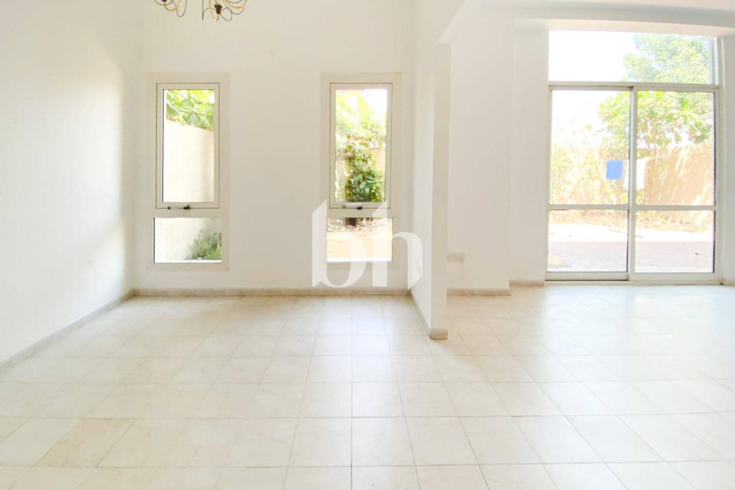 4 Bedroom Townhouse in Mirdif Villas - photo 1