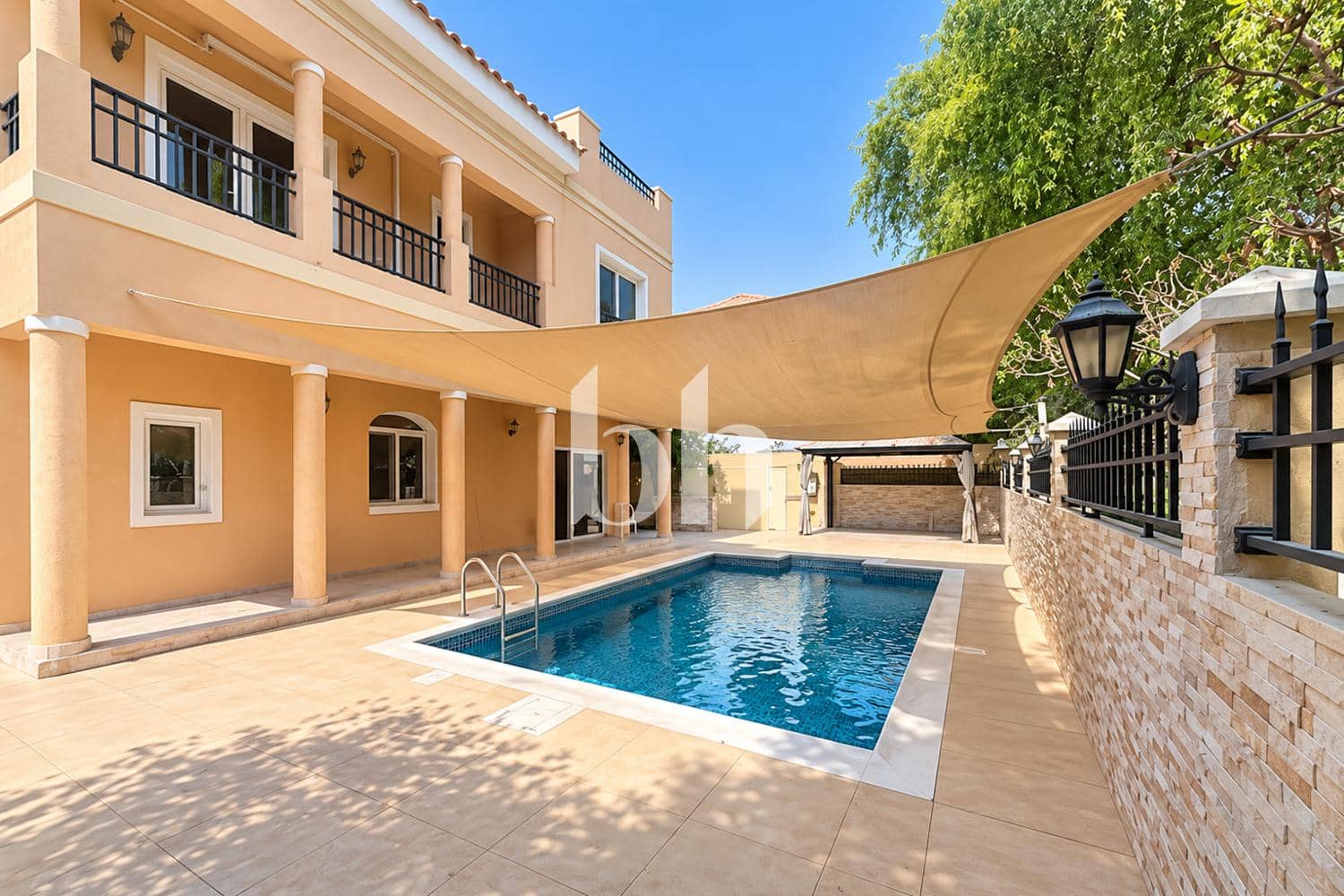 5 Bedroom Villa in Hacienda - photo 1