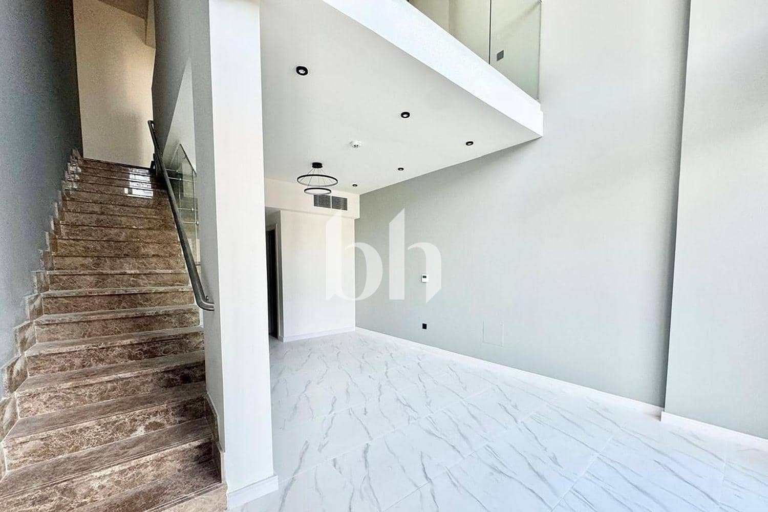 1 Bedroom Townhouse in Rukan 3 - photo 2
