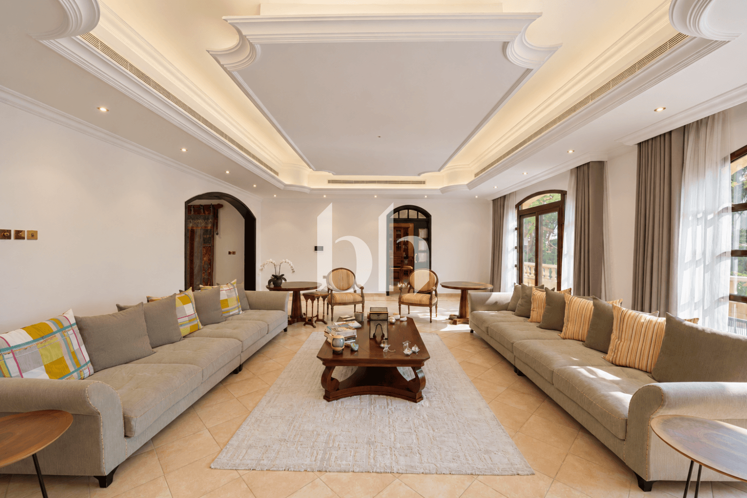 5 Bedroom Villa in Shakhbout City - photo 1