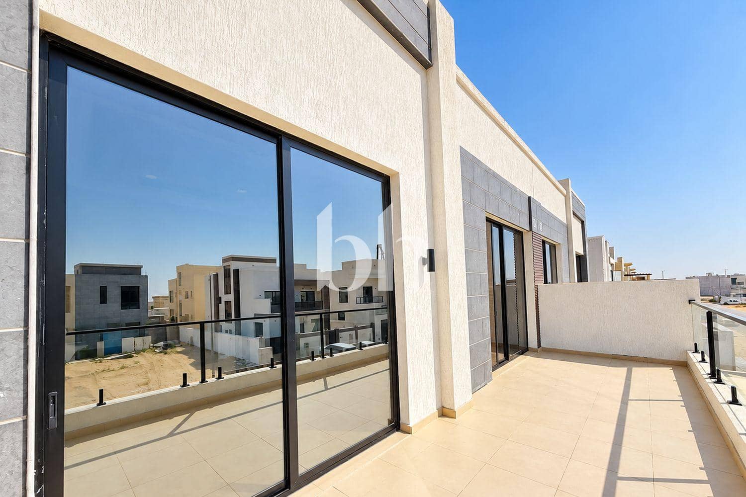 5 Bedroom Villa in Tilal City - photo 1