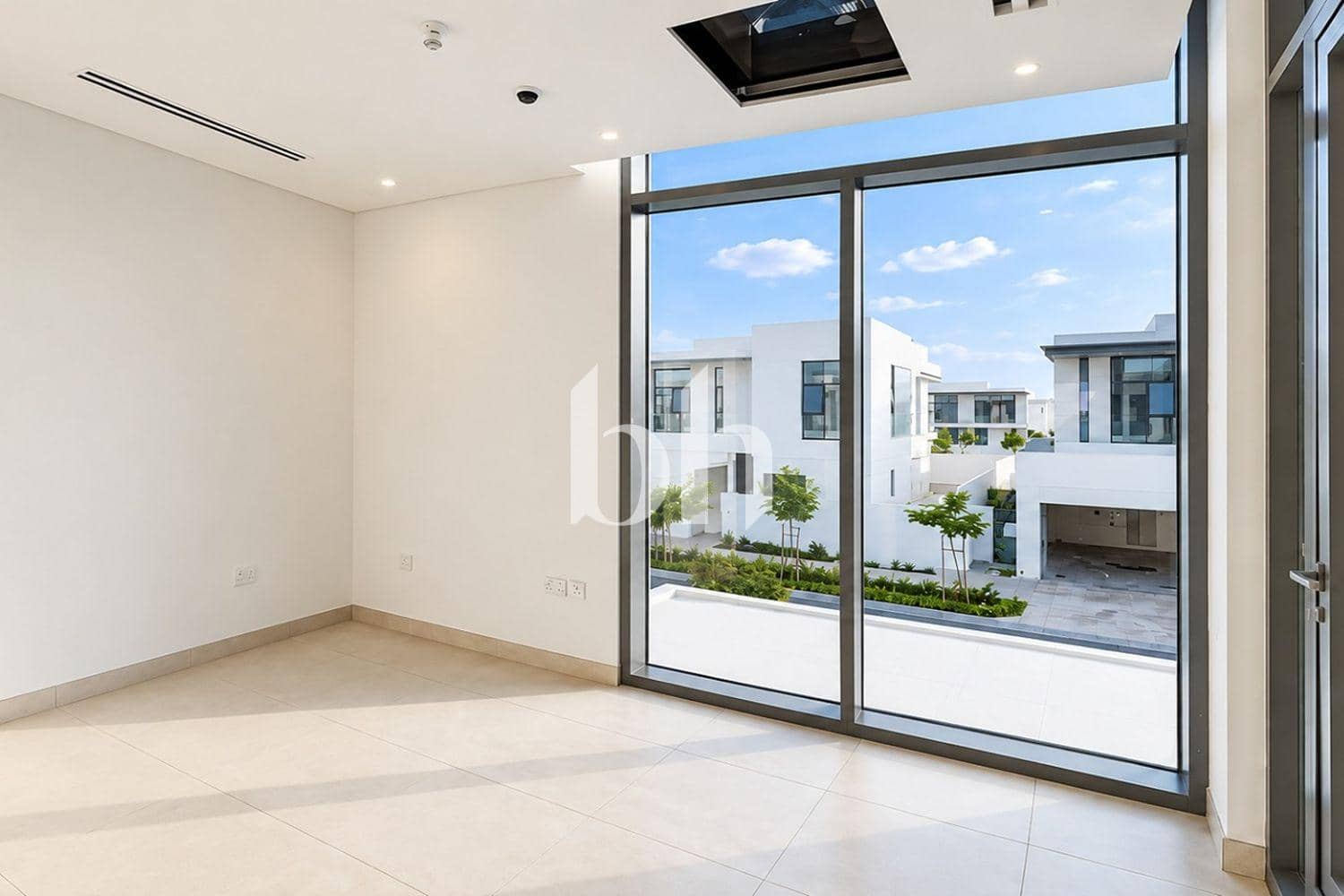 4 Bedroom Townhouse in Opal Gardens - photo 2