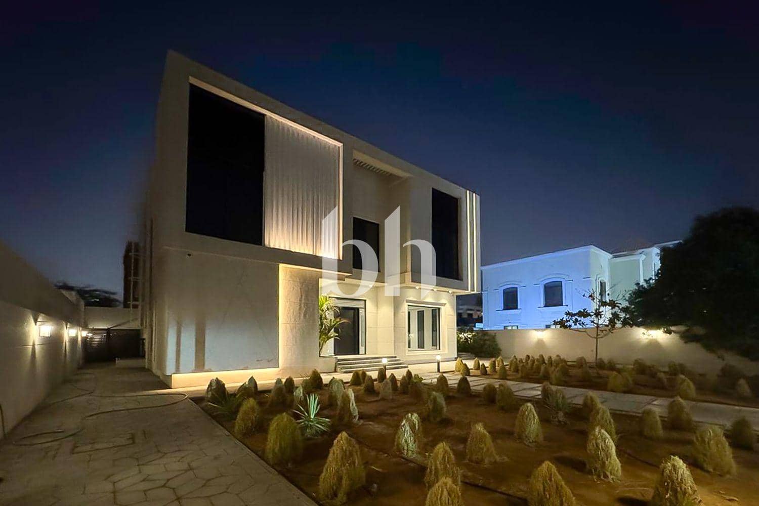 5 Bedroom Villa in Al Quoz 2 Villas - photo 2