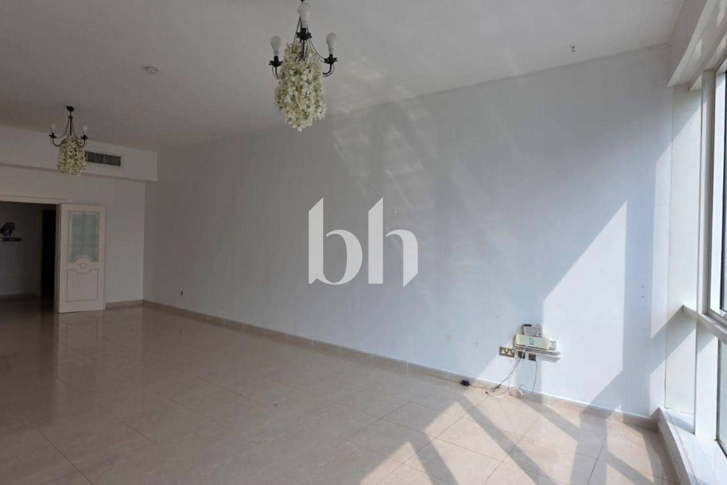 3 Bedroom Apartment in Al Khan - photo 2
