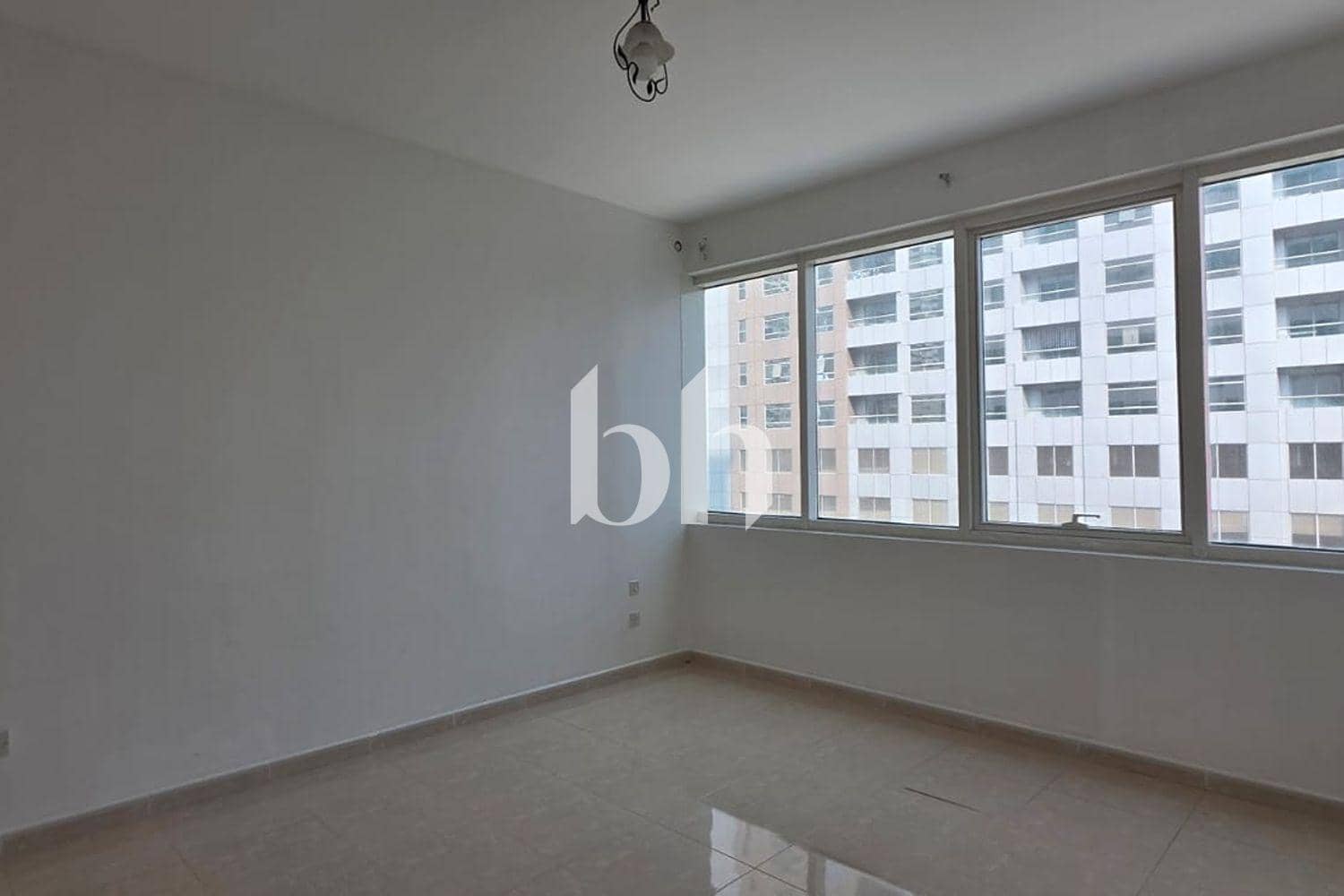 3 Bedroom Apartment in Al Khan - photo 1