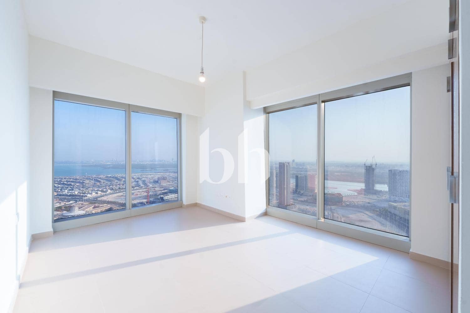 3 Bedroom Apartment in The Gate Tower 1 - photo 2