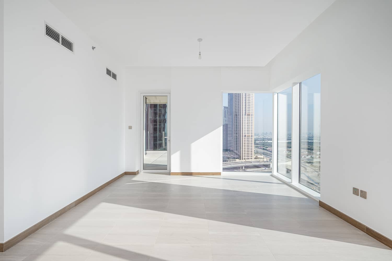 3 Bedroom Apartment in Urban Oasis - photo 2