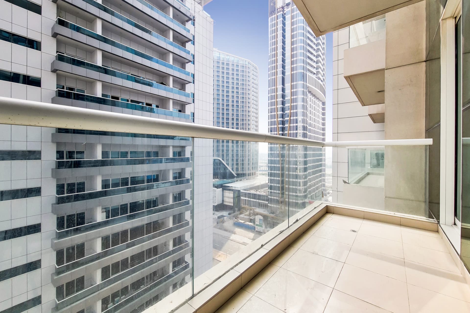 1 Bedroom Apartment in Mayfair Tower - photo 1