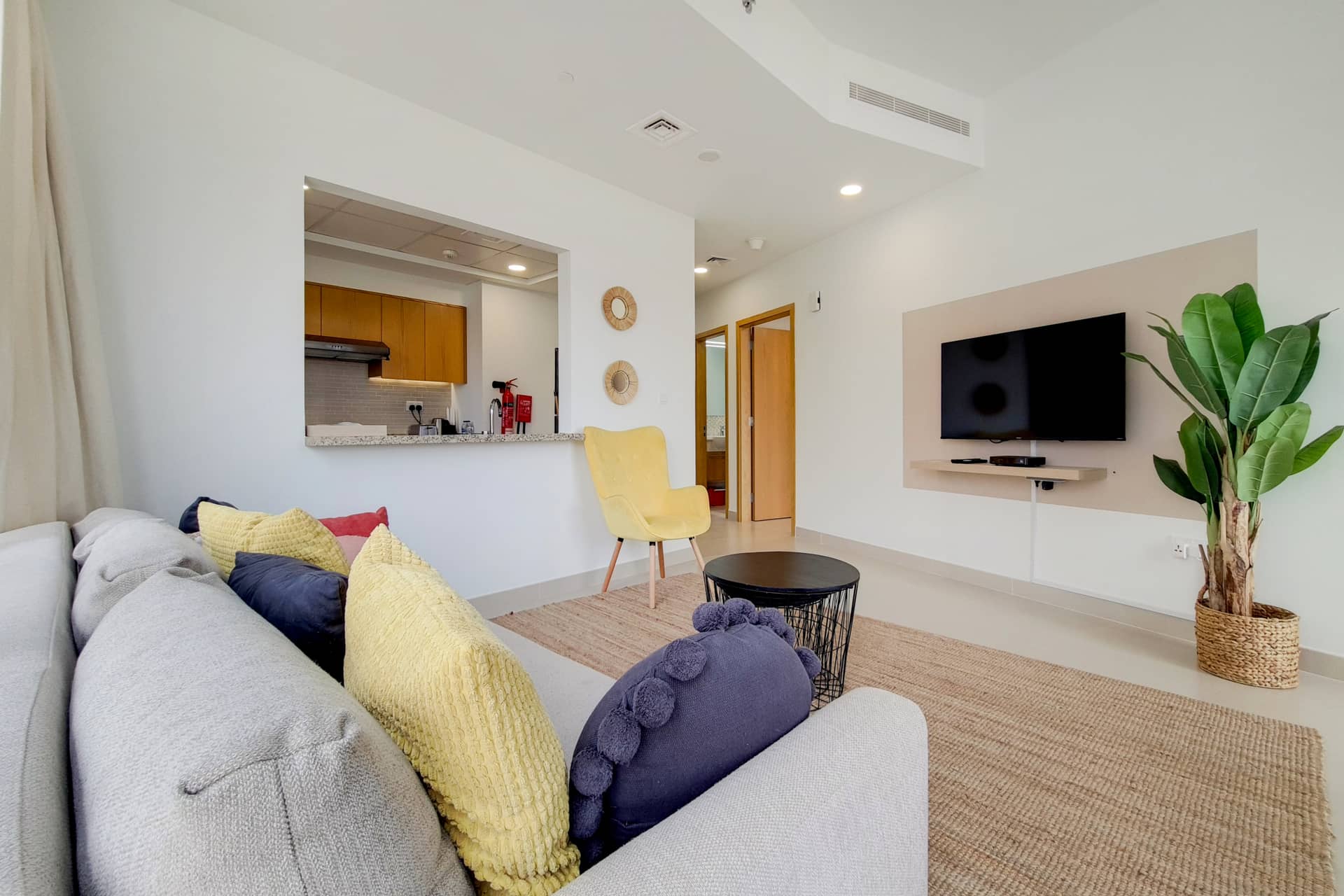 2 Bedroom Apartment in Bellevue Tower 1 - photo 1