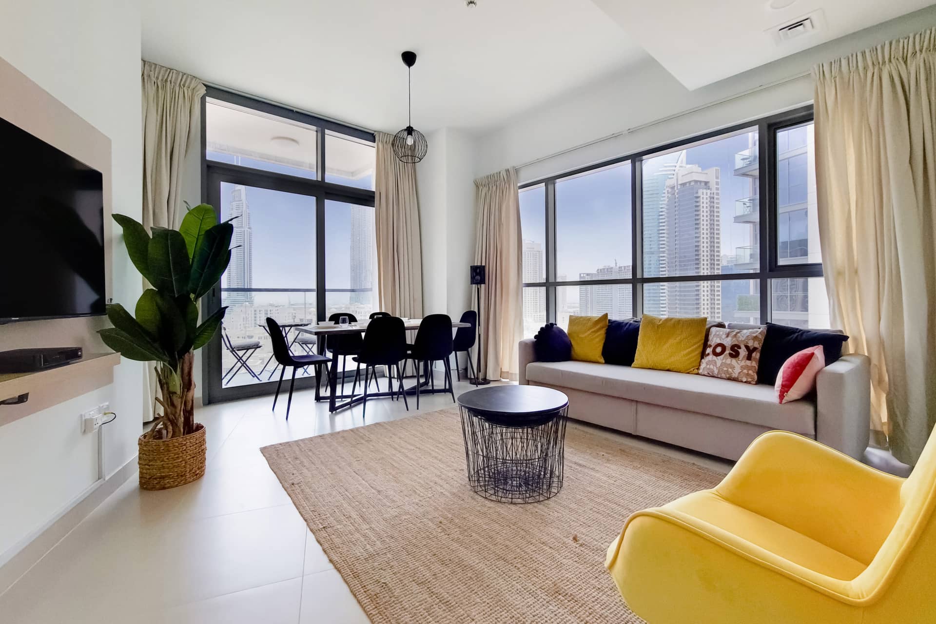 2 Bedroom Apartment in Bellevue Tower 1 - photo 2
