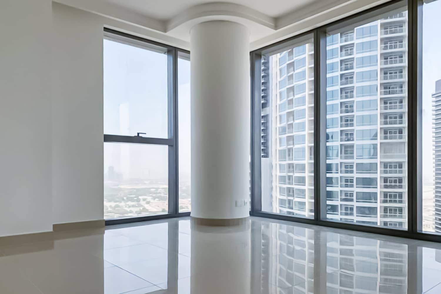 3 Bedroom Apartment in Boulevard Point - photo 2