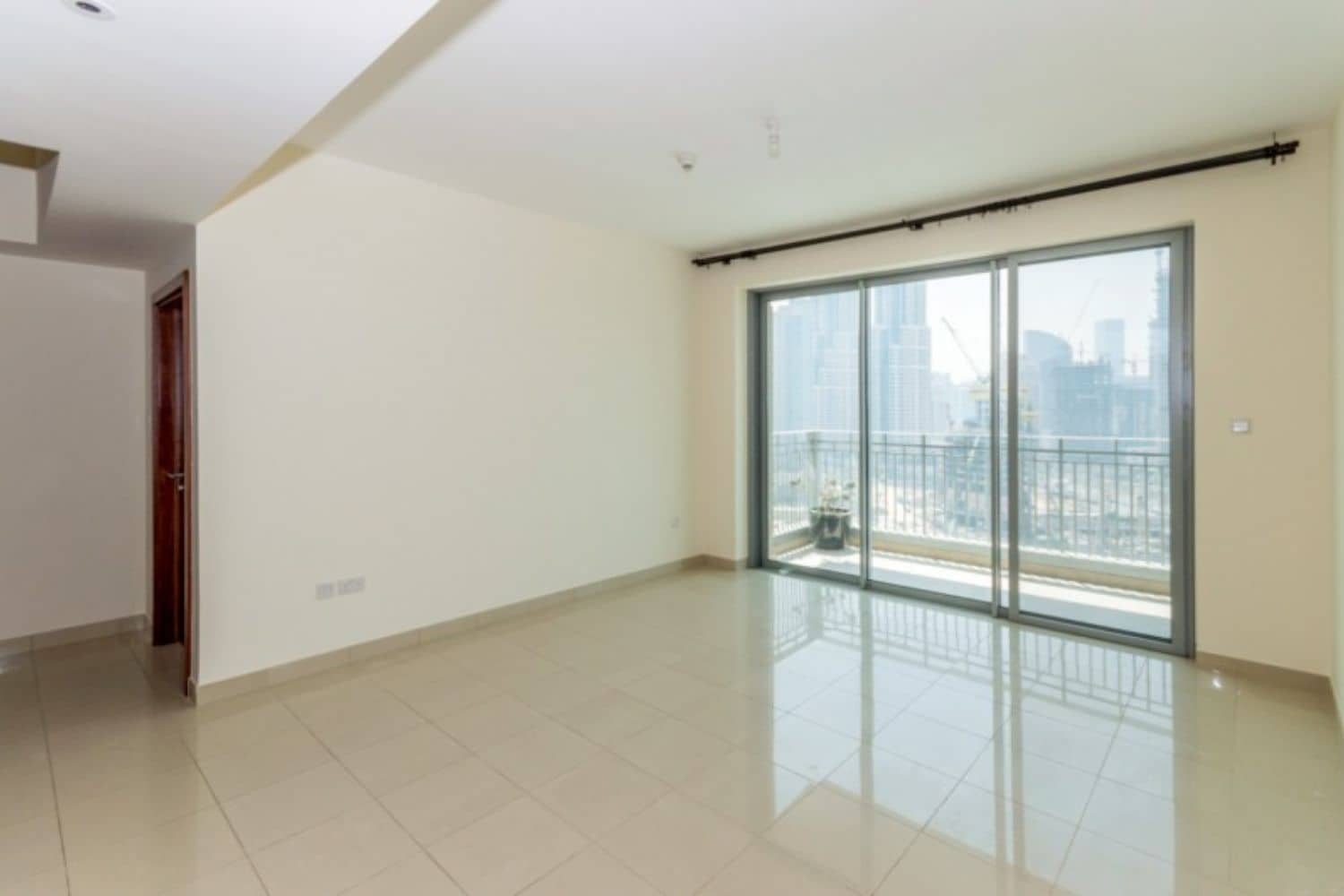 2 Bedroom Apartment in Standpoint Tower 1 - photo 2