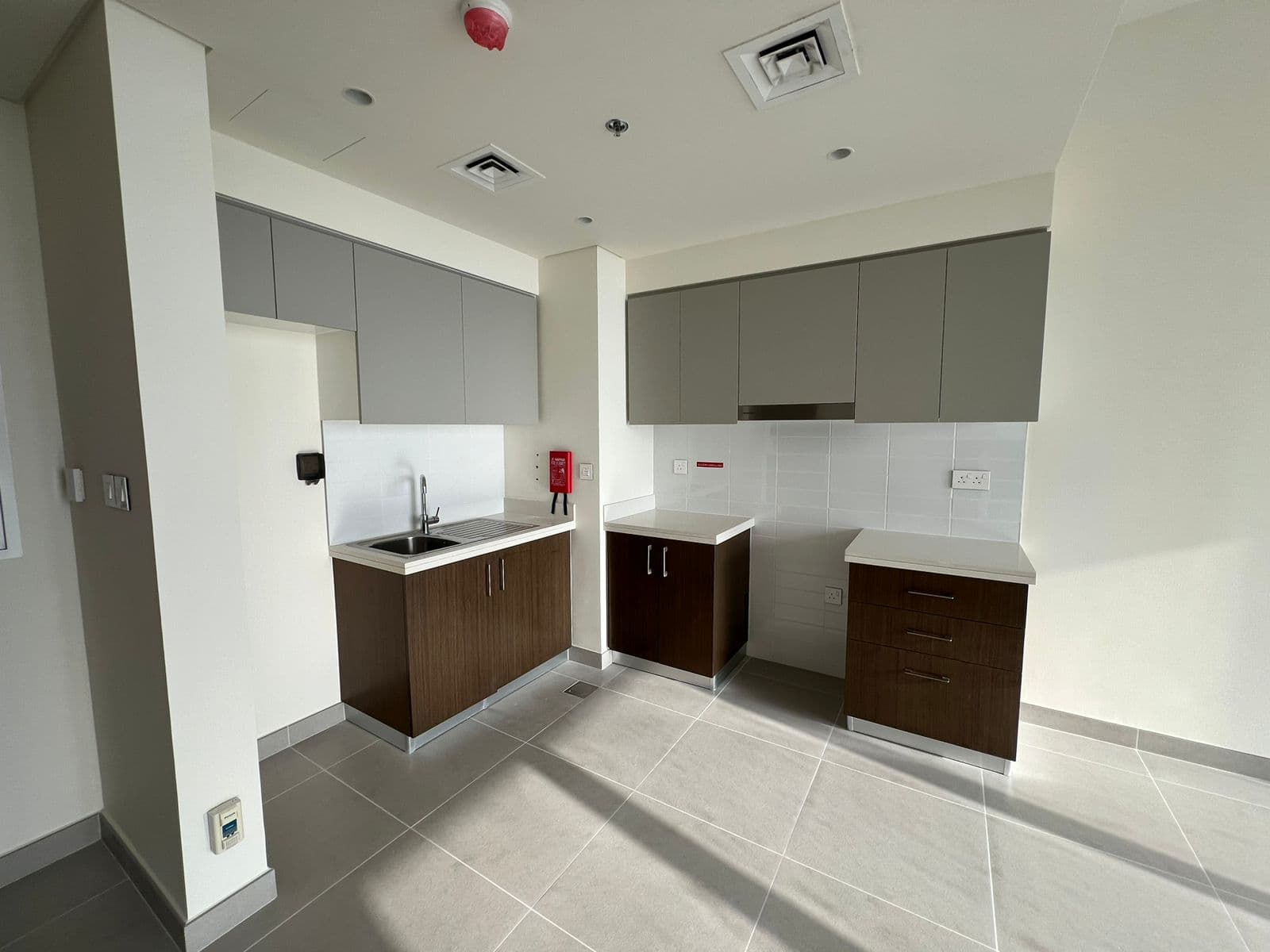 1 Bedroom Apartment in Forte 2 - photo 2